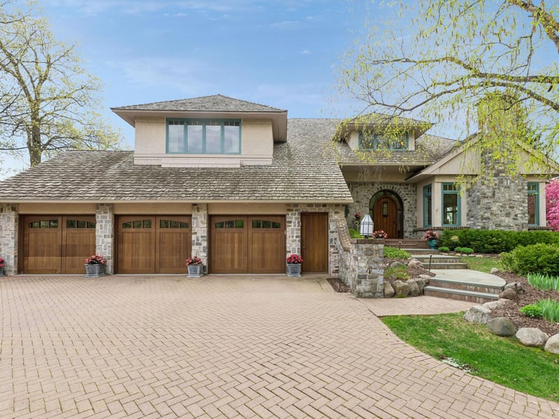25 Bello Dr, Edina, MN 55439