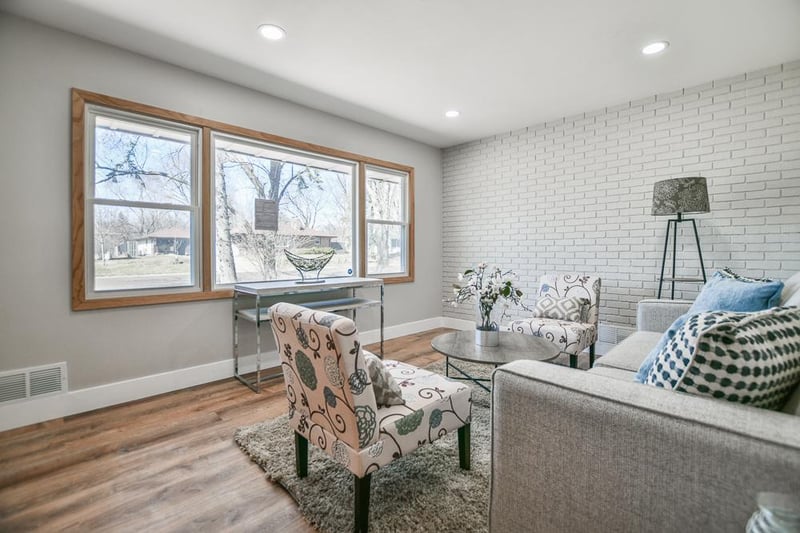6611 Mckinley St NE, Fridley, MN 55432