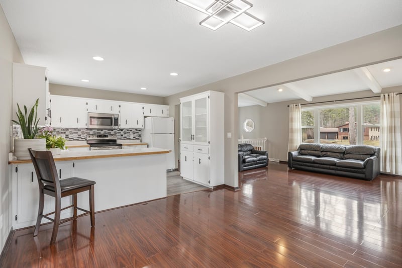 965 Evergreen Trl, Blaine, MN 55014