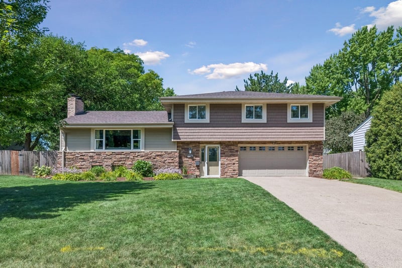 7116 Bristol Blvd, Edina, MN 55435