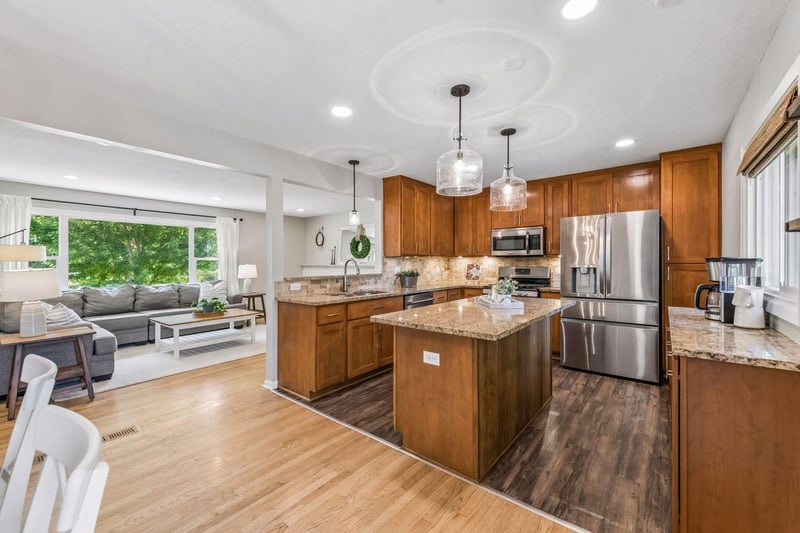 7116 Bristol Blvd, Edina, MN 55435