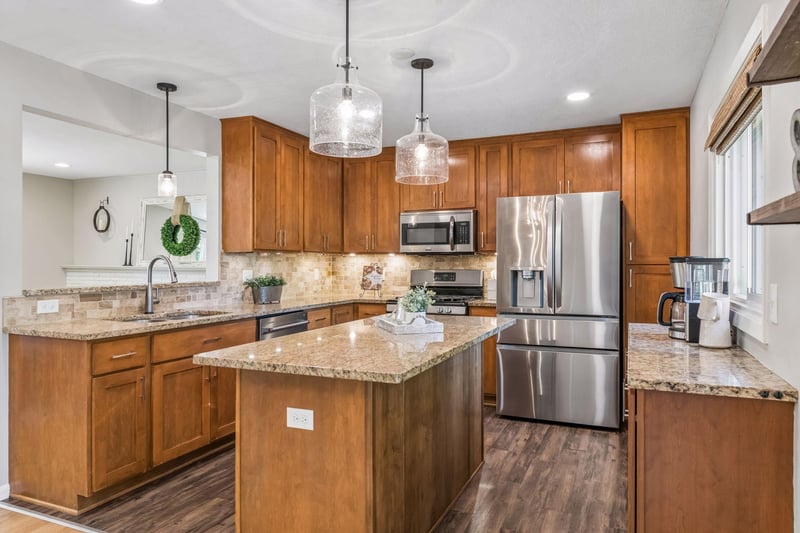 7116 Bristol Blvd, Edina, MN 55435