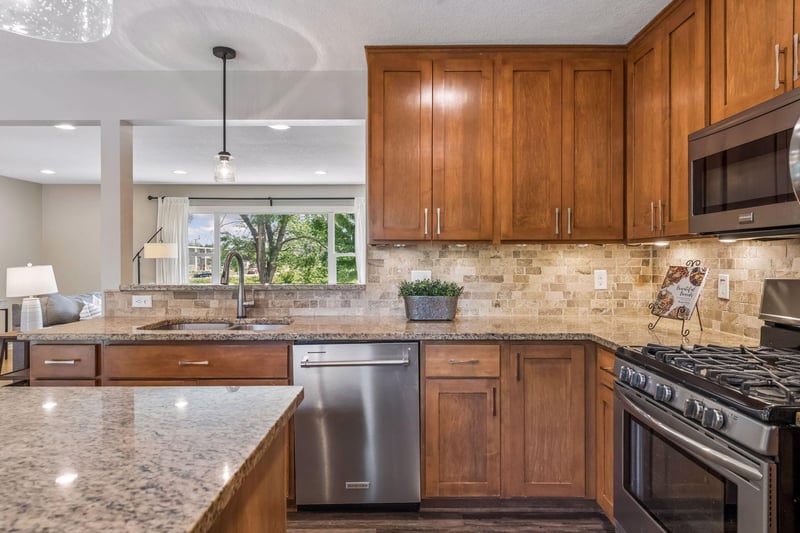 7116 Bristol Blvd, Edina, MN 55435