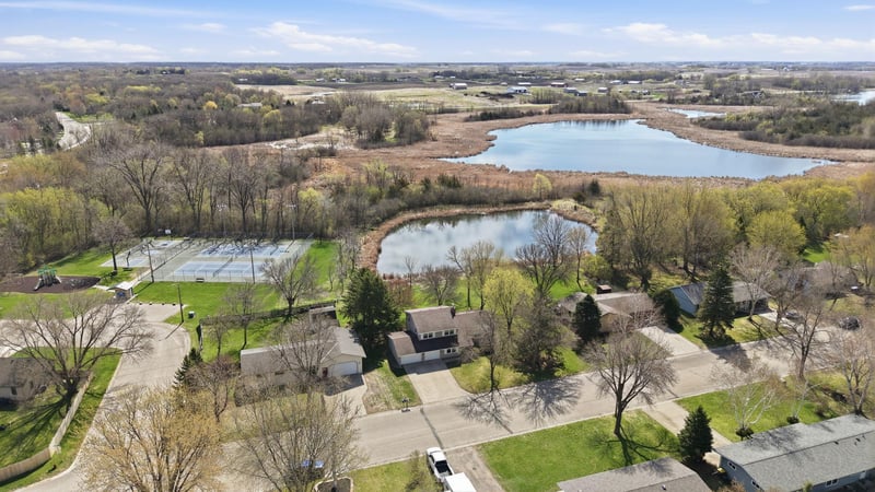 171 Lakeview Dr, Spicer, MN 56288