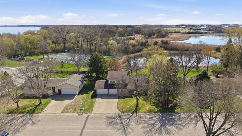 171 Lakeview Dr, Spicer, MN 56288