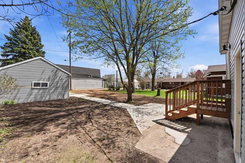 120 Prairie Ave S, Brooten, MN 56316