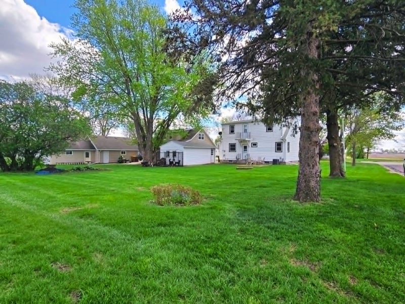 421 2nd St SW, New Richland, MN 56072
