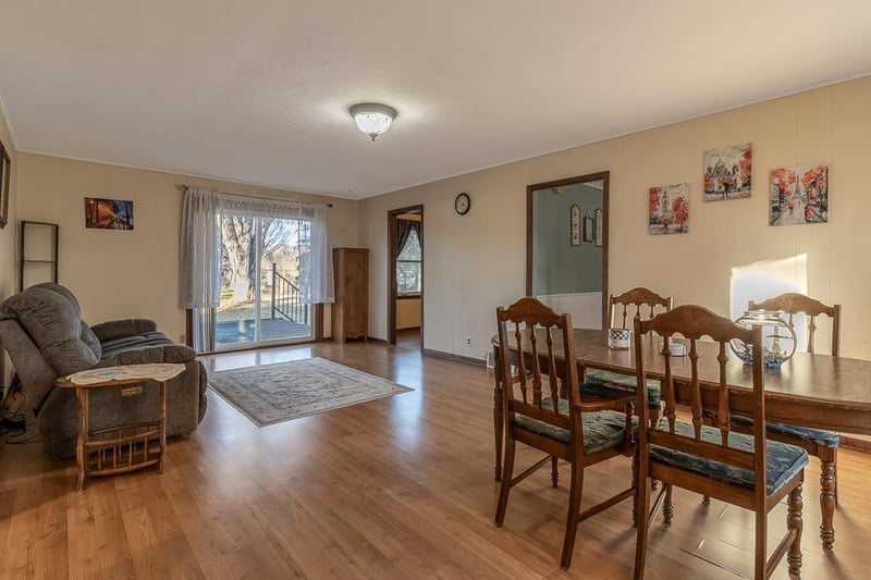 711 E Blue Earth St, Lake Crystal, MN 56055