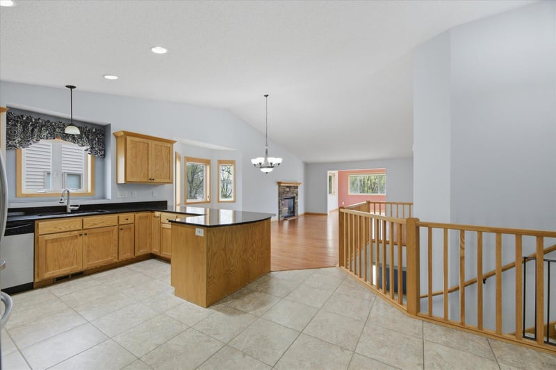 6012 Iris Ln, Rockford, MN 55373