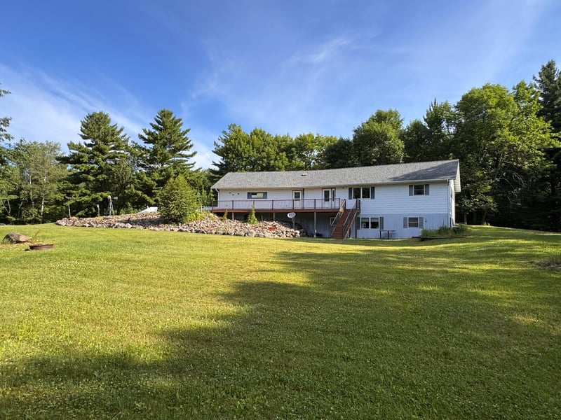 614 45th St, Clear Lake, WI 54005