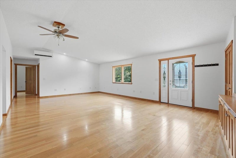 614 45th St, Clear Lake, WI 54005