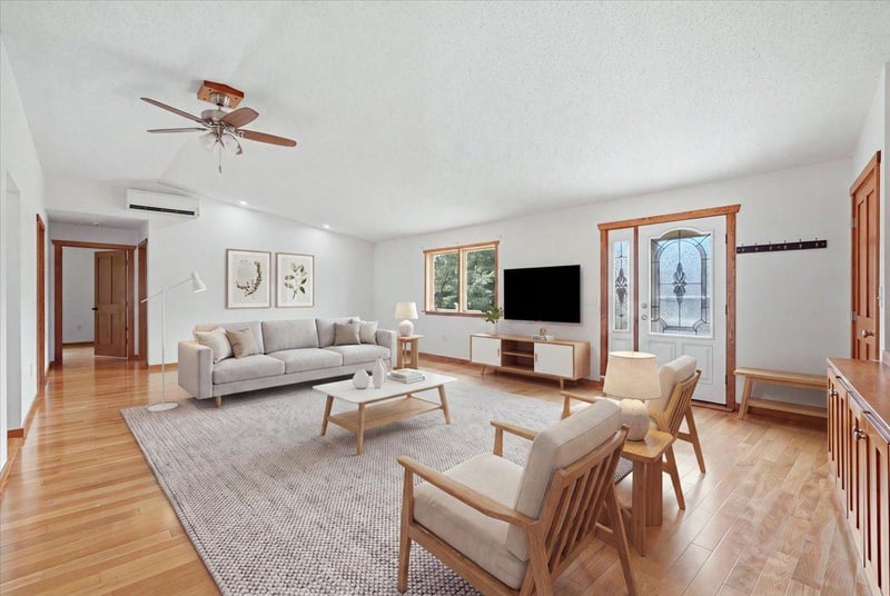 614 45th St, Clear Lake, WI 54005