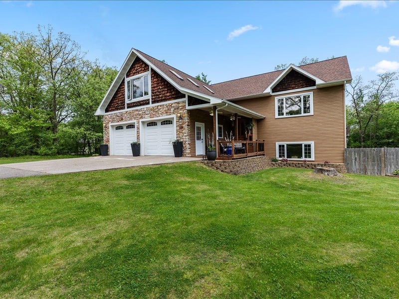 7414 Burr Ln, Brainerd, MN 56401