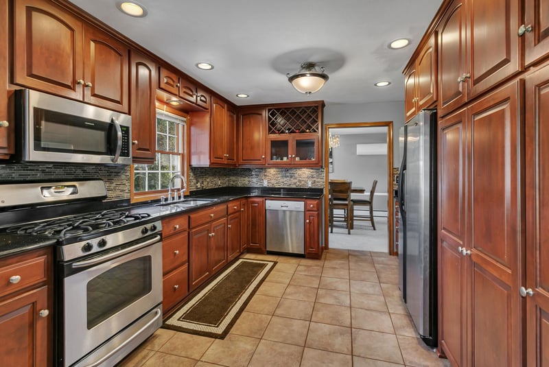 111 Washburne Dr, Paynesville, MN 56362