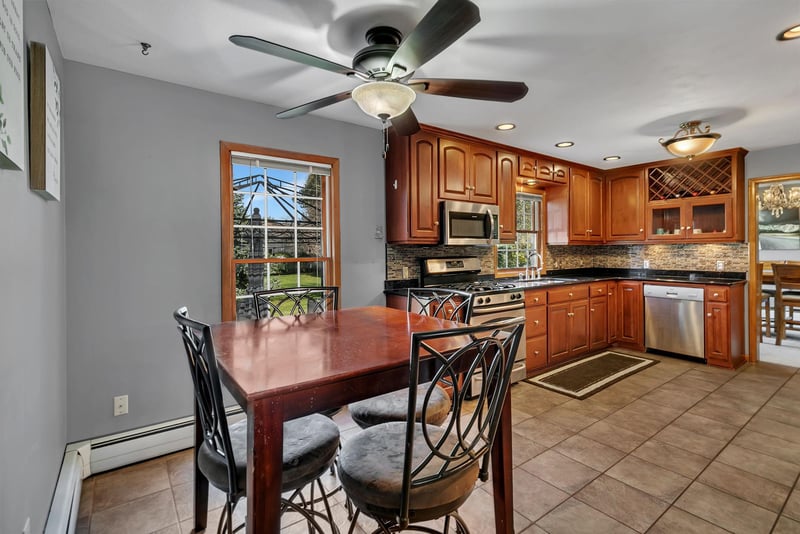 111 Washburne Dr, Paynesville, MN 56362