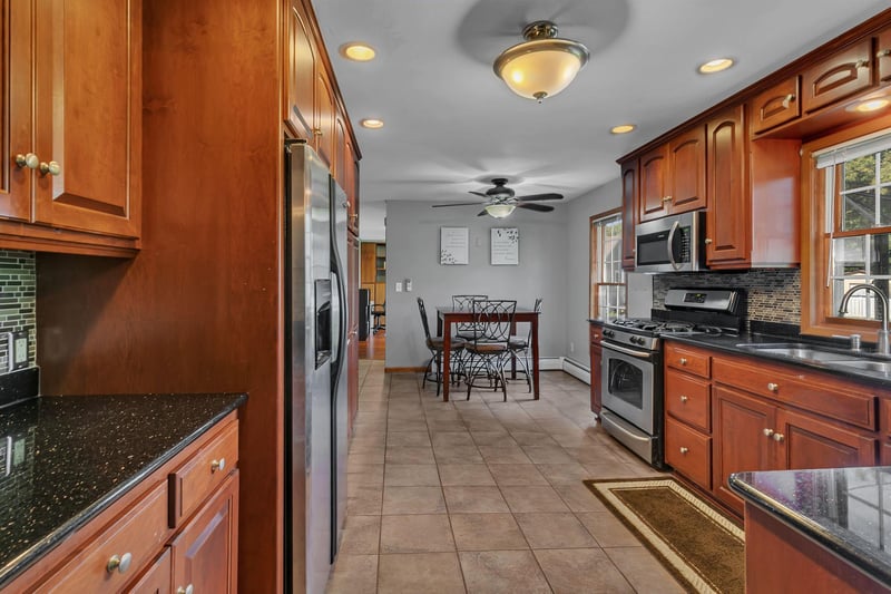 111 Washburne Dr, Paynesville, MN 56362
