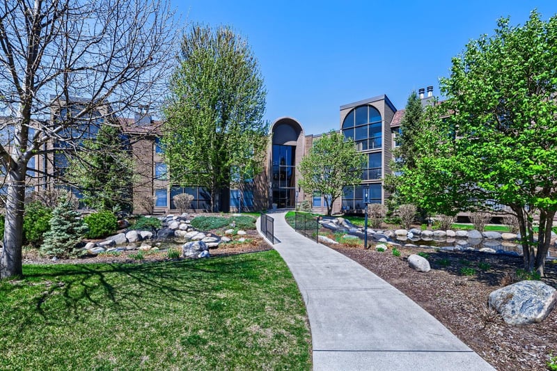 9700 Portland Ave S #126, Bloomington, MN 55420