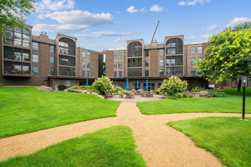 8441 Irwin Rd #110, Bloomington, MN 55437