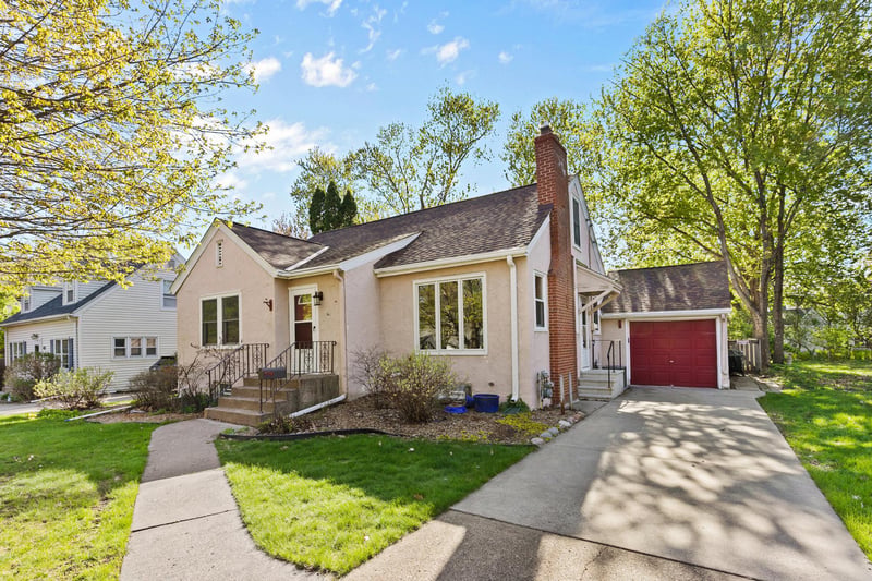 1765 Pascal St, Falcon Heights, MN 55113