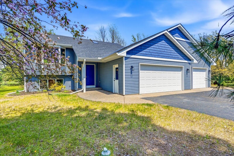 3961 224th Ave NW, Oak Grove, MN 55303