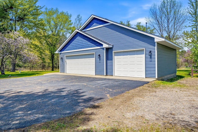 3961 224th Ave NW, Oak Grove, MN 55303