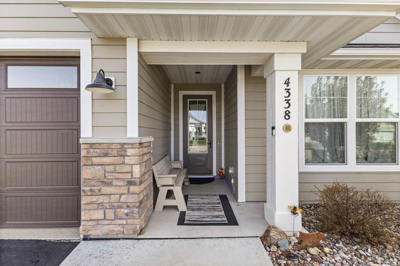 4338 Monarch Dr, Woodbury, MN 55129