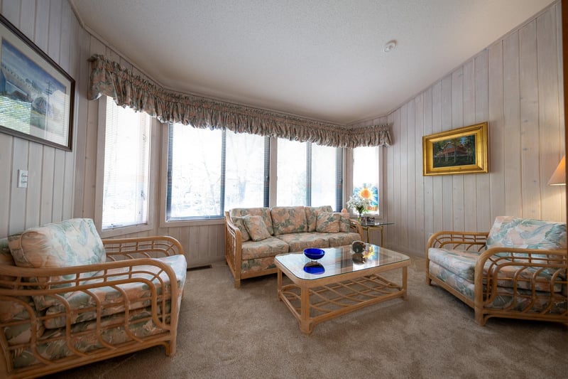 13274 Huntington Dr, Apple Valley, MN 55124