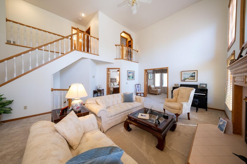 13274 Huntington Dr, Apple Valley, MN 55124