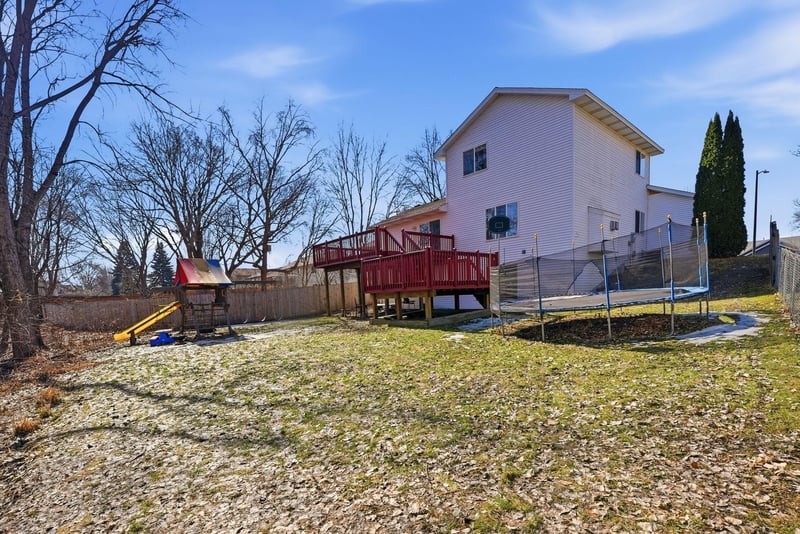 8824 Oregon Ave N, Brooklyn Park, MN 55445