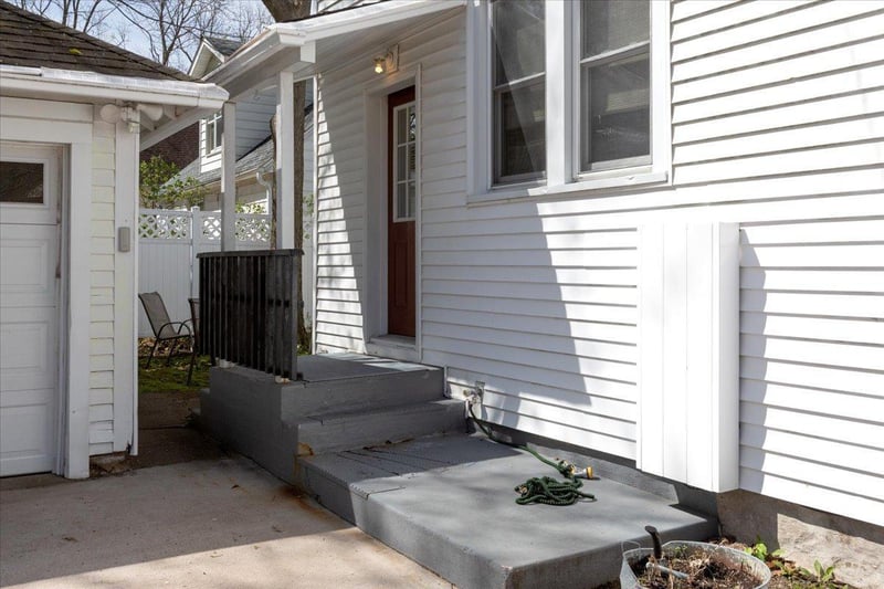 1104 7th St E, Menomonie, WI 54751