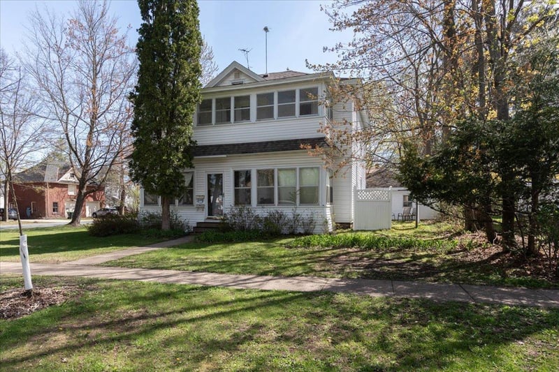 1104 7th St E, Menomonie, WI 54751