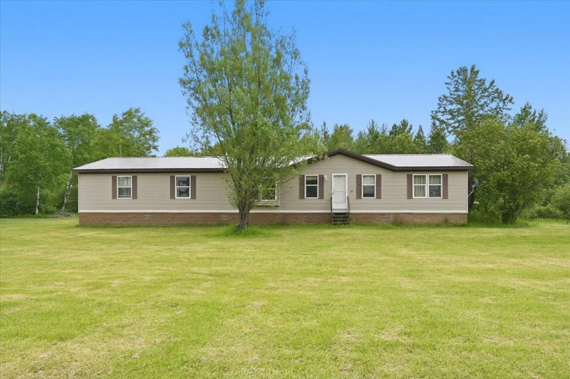 4612 E Valley Brook Rd, Superior, WI 54880