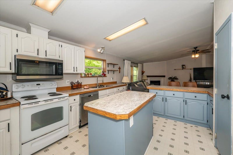4612 E Valley Brook Rd, Superior, WI 54880