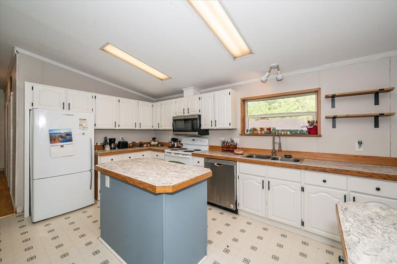4612 E Valley Brook Rd, Superior, WI 54880
