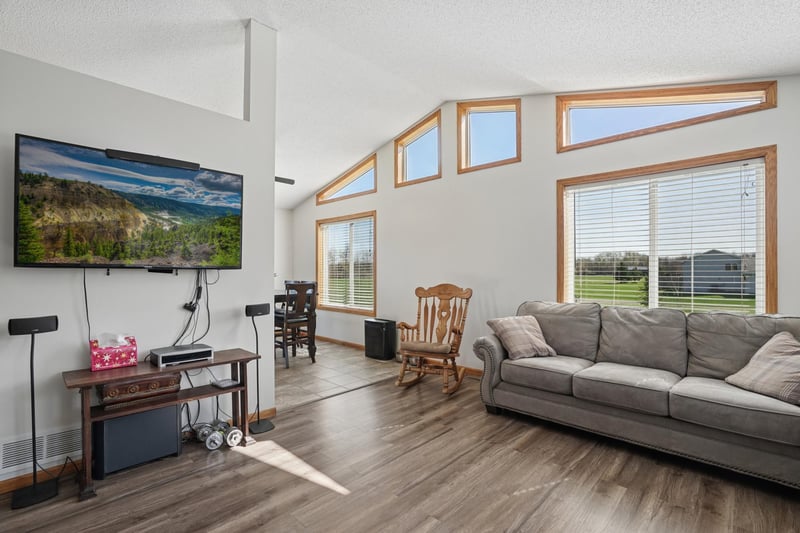 15902 110th St, Foreston, MN 56330