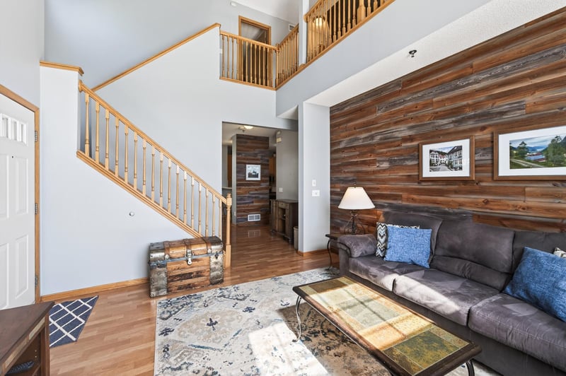 1701 Elm St, White Bear Lake, MN 55110