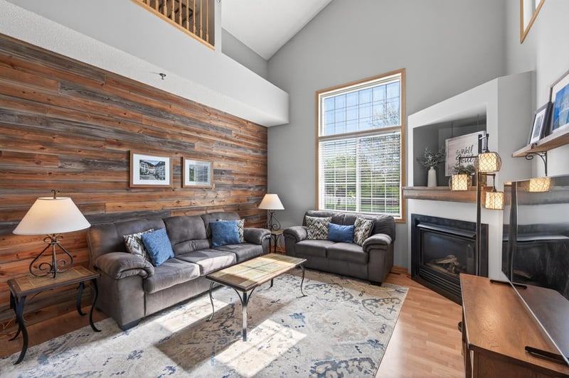 1701 Elm St, White Bear Lake, MN 55110