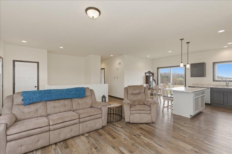 6152 Homestead Rd, Duluth, MN 55804