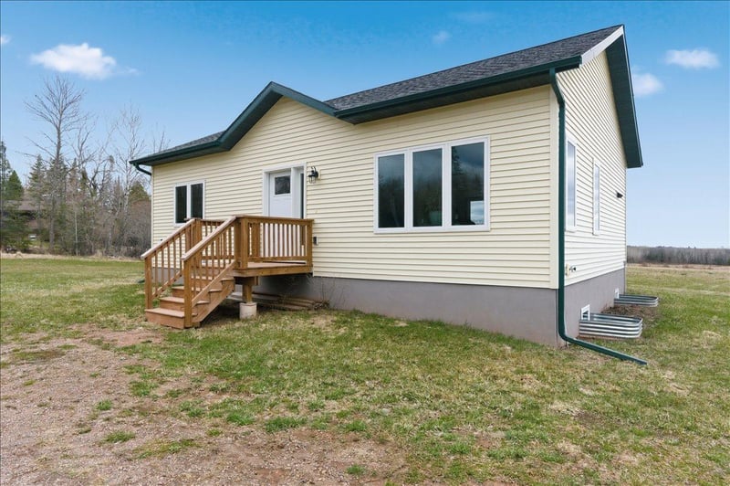 6152 Homestead Rd, Duluth, MN 55804