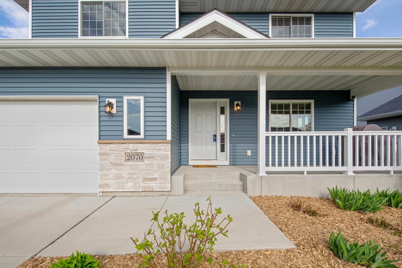 2070 Pratt Cir, Saint Peter, MN 56082