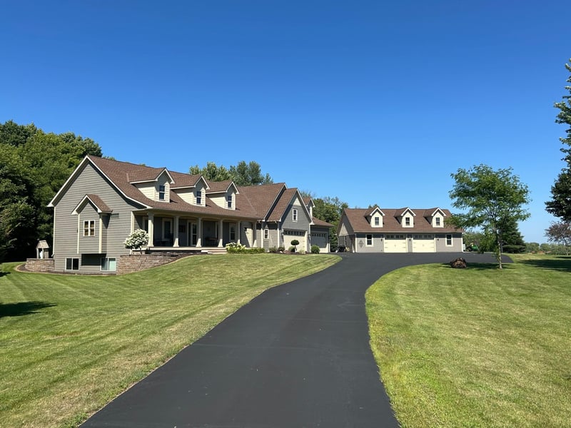 10560 31st Pl NE, Saint Michael, MN 55376