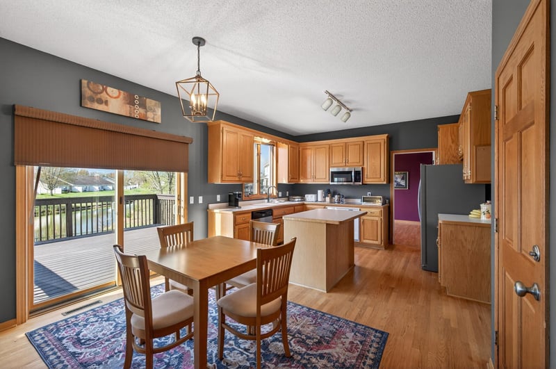 7895 Hill Rd, Woodbury, MN 55125