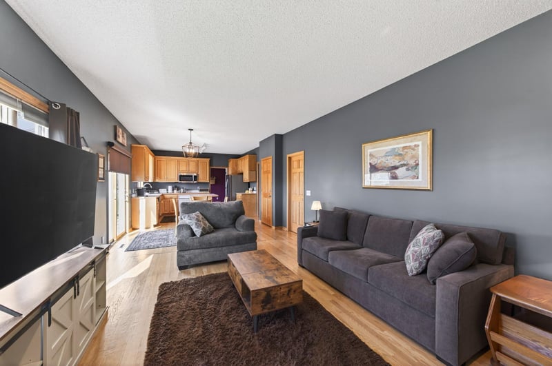 7895 Hill Rd, Woodbury, MN 55125