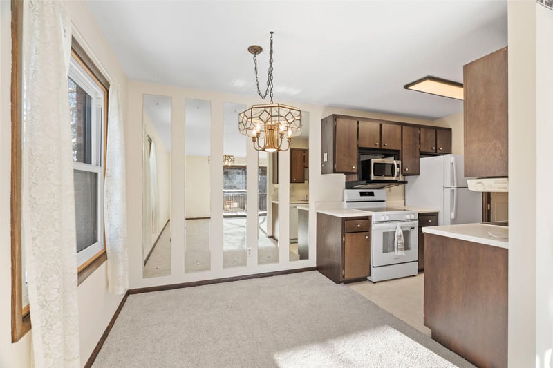 10113 W 34th St #228, Hopkins, MN 55305