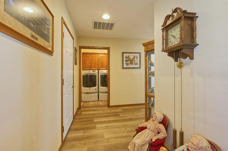 446 Lake Trl, Winsted, MN 55395