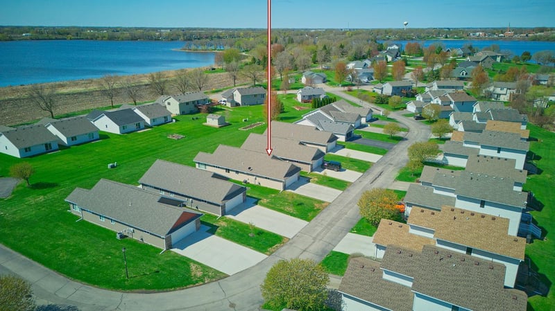 446 Lake Trl, Winsted, MN 55395