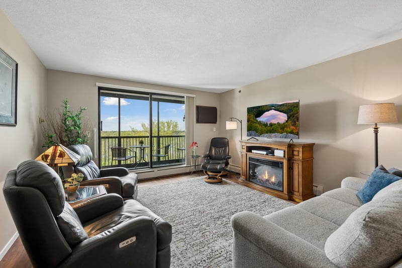 6500 Woodlake Dr #910, Richfield, MN 55423