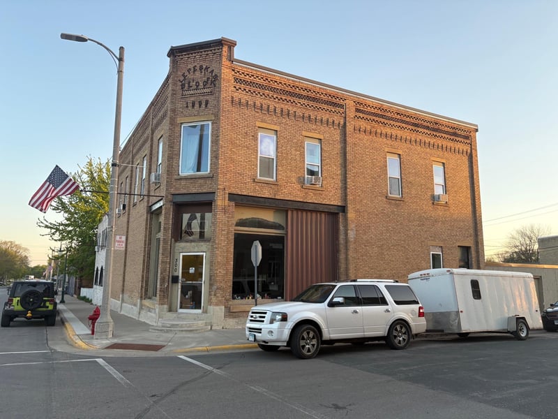 300 1st St S, Montgomery, MN 56069