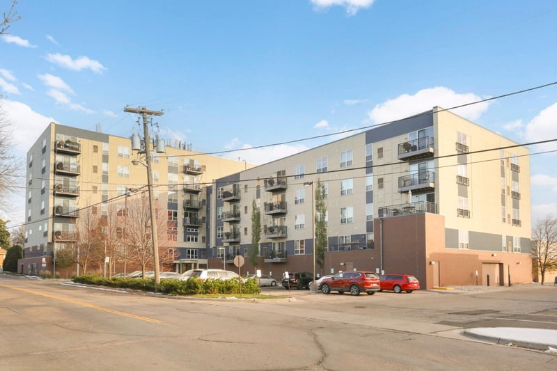 1502 5th St N #702, Hopkins, MN 55305