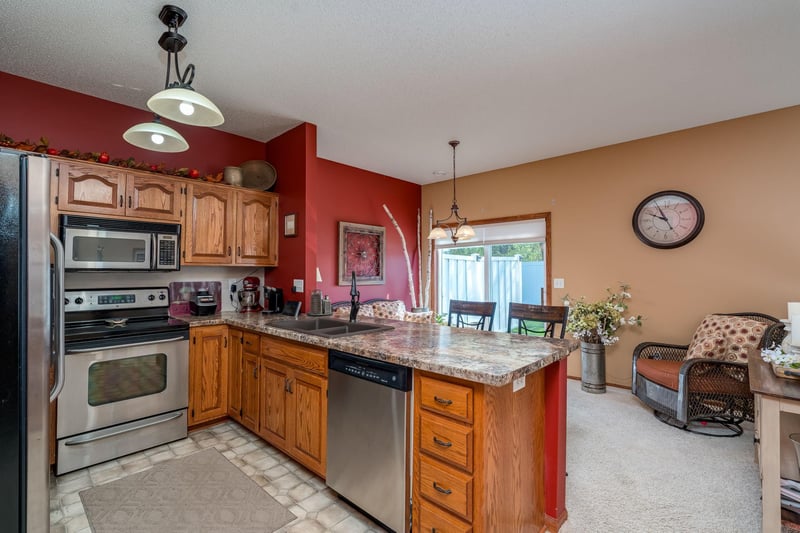 2110 Willow Trl, North Mankato, MN 56003